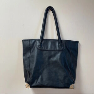 F21 black square tote bag with  metal‎ corners